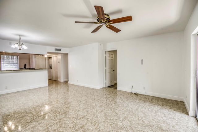 9200 SW 3rd Street 109, Boca Raton, FL 33428