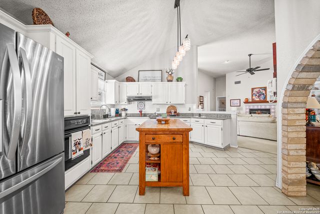 8811 Silent Wings, San Antonio, TX 78250