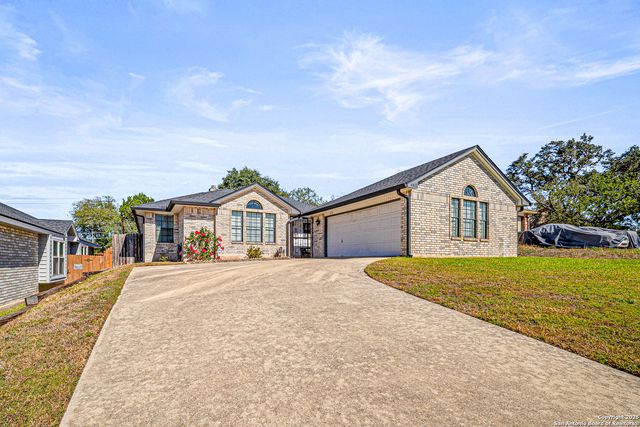 8811 Silent Wings, San Antonio, TX 78250