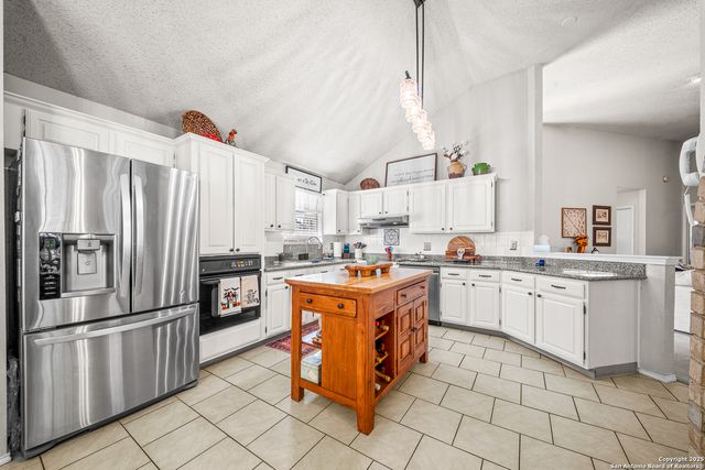 8811 Silent Wings, San Antonio, TX 78250