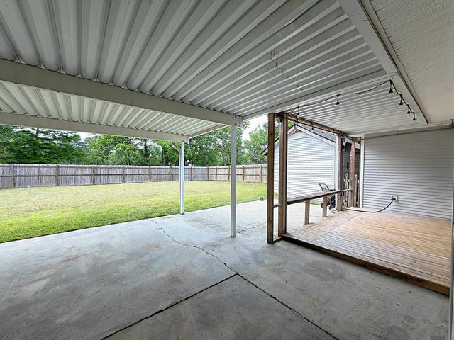 23531 Southpoint Dr, Denham Springs, LA 70726