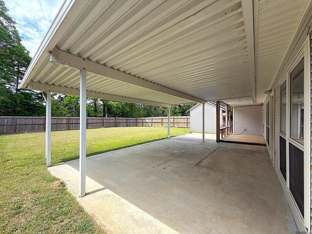 23531 Southpoint Dr, Denham Springs, LA 70726