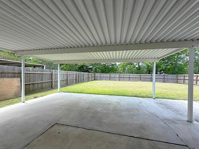 23531 Southpoint Dr, Denham Springs, LA 70726