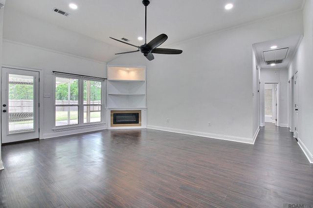 23531 Southpoint Dr, Denham Springs, LA 70726