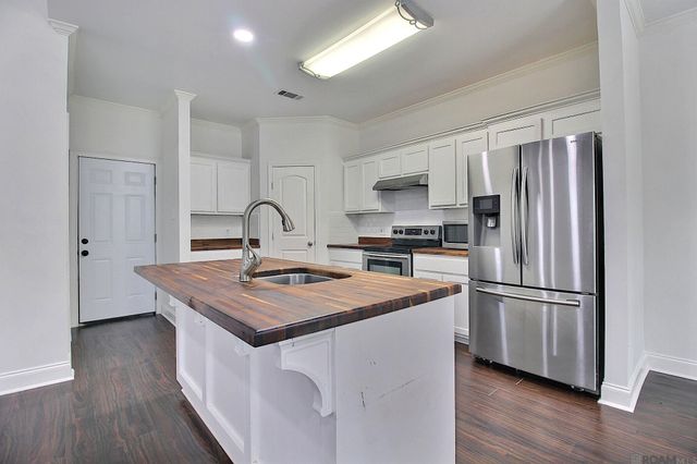23531 Southpoint Dr, Denham Springs, LA 70726