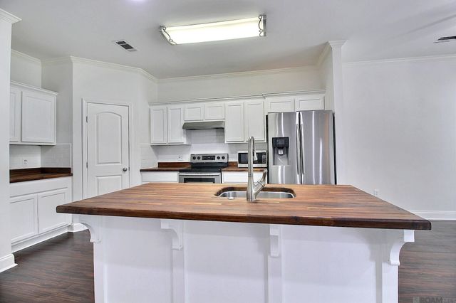 23531 Southpoint Dr, Denham Springs, LA 70726