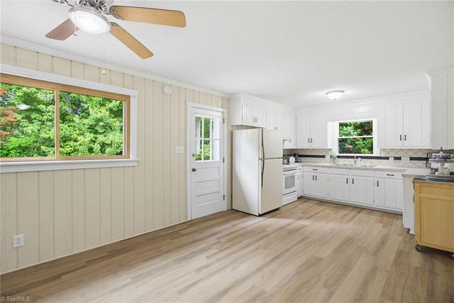 280 Hillsboro Drive, Winston-salem, NC 27104
