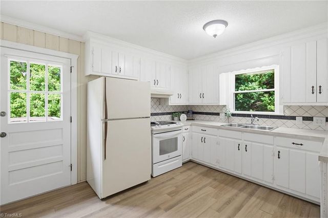 280 Hillsboro Drive, Winston-salem, NC 27104