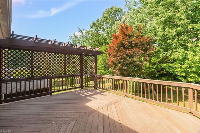 280 Hillsboro Drive, Winston-salem, NC 27104