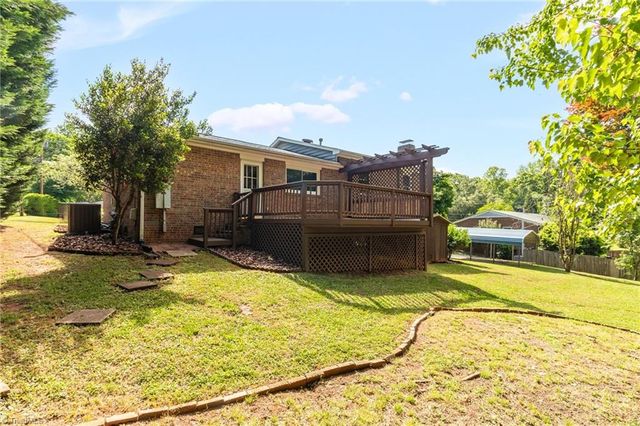 280 Hillsboro Drive, Winston-salem, NC 27104