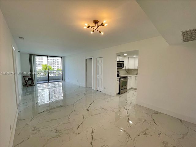 3300 NE 192nd St 509, Aventura, FL 33180