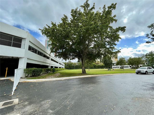 3300 NE 192nd St 509, Aventura, FL 33180