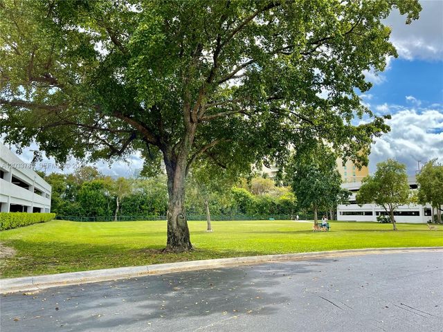 3300 NE 192nd St 509, Aventura, FL 33180
