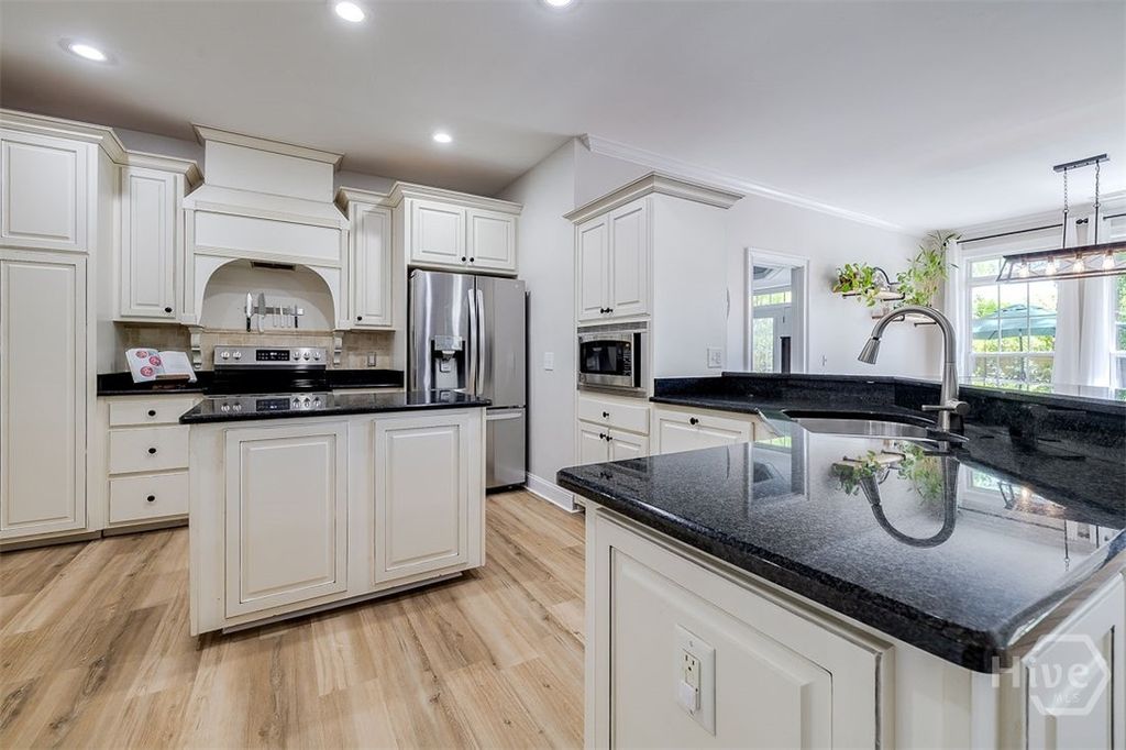 Image 4 of property listing at 300 Purple Plum Drive, Rincon, GA 31326