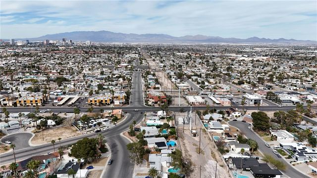 3368 Nahatan Way, Las Vegas, NV 89169