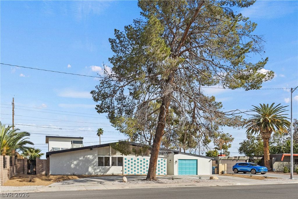 3368 Nahatan Way, Las Vegas, NV 89169 — photo 3