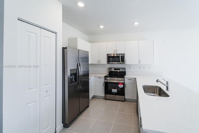 2620 SE 28th Dr, Homestead, FL 33035