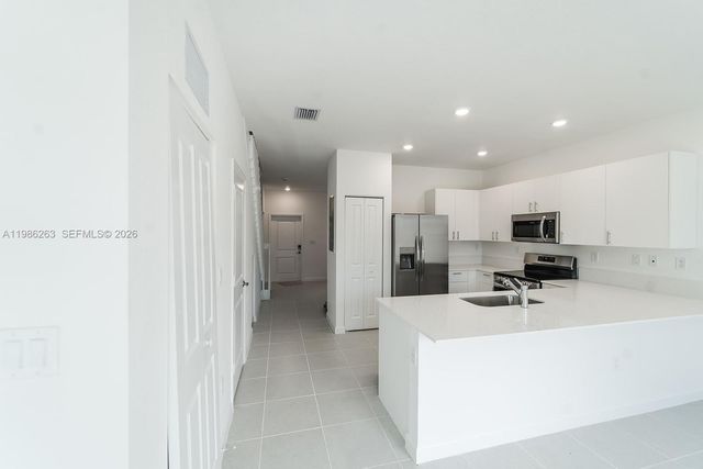 2620 SE 28th Dr, Homestead, FL 33035