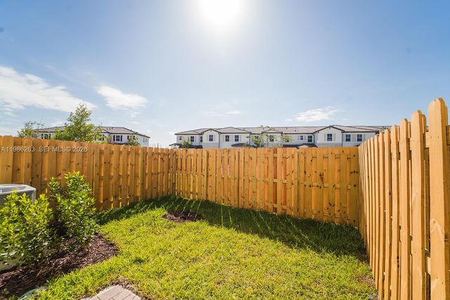 2620 SE 28th Dr, Homestead, FL 33035