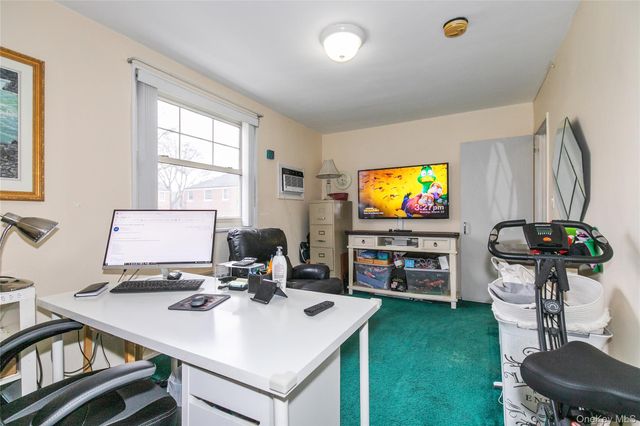 60-39 251st Street 2nd Fl, Little Neck, NY 11362