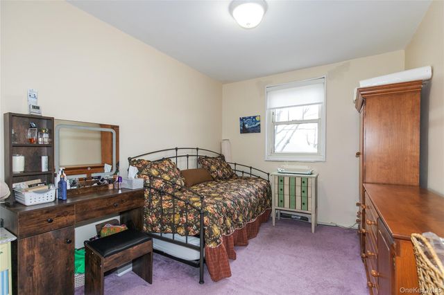 60-39 251st Street 2nd Fl, Little Neck, NY 11362