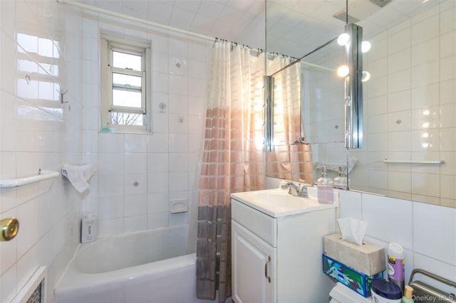 60-39 251st Street 2nd Fl, Little Neck, NY 11362