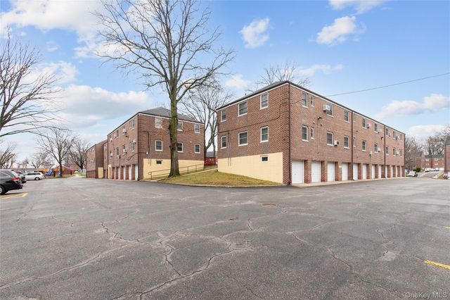 60-39 251st Street 2nd Fl, Little Neck, NY 11362