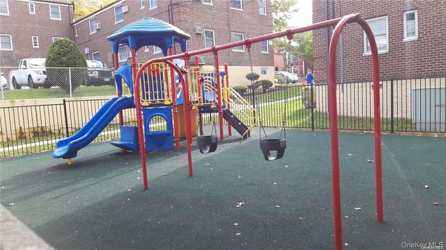 60-39 251st Street 2nd Fl, Little Neck, NY 11362