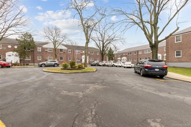 60-39 251st Street 2nd Fl, Little Neck, NY 11362