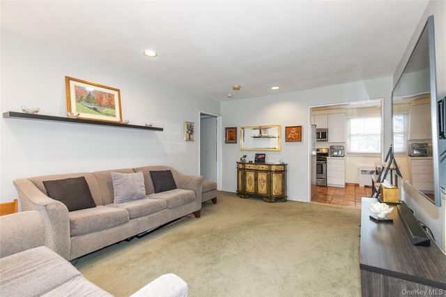 60-39 251st Street 2nd Fl, Little Neck, NY 11362