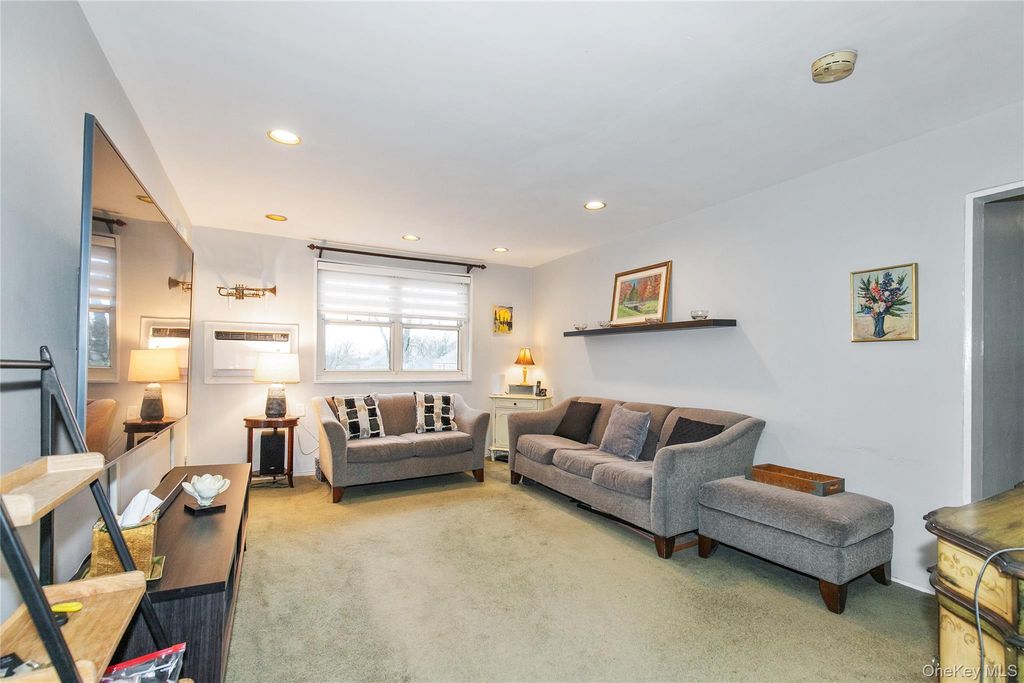 60-39 251st Street 2nd Fl, Little Neck, NY 11362