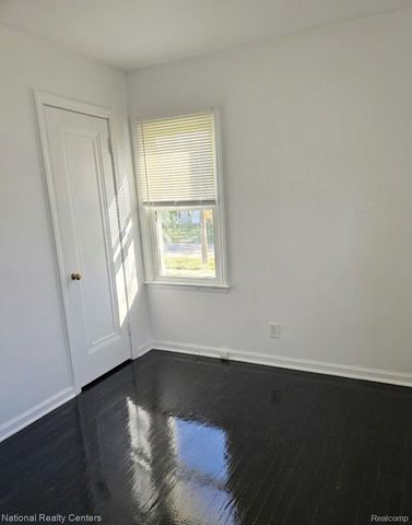 20445 Pinehurst Street, Detroit, MI 48221