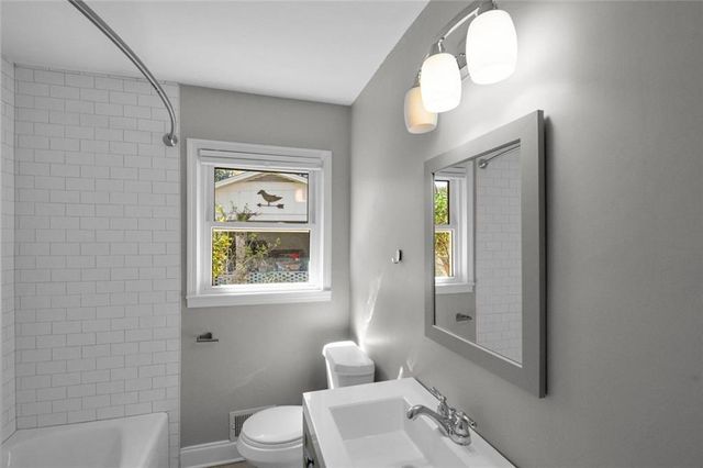 5593 Laurel Lane NW, Lilburn, GA 30047