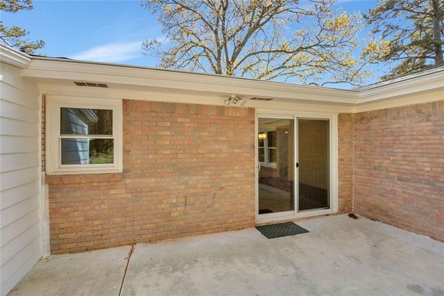 5593 Laurel Lane NW, Lilburn, GA 30047