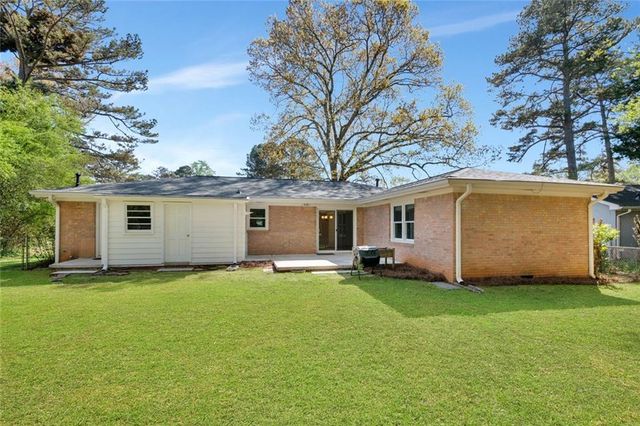 5593 Laurel Lane NW, Lilburn, GA 30047