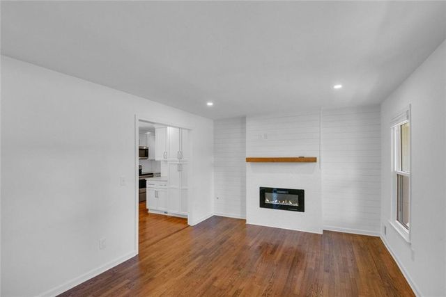 5593 Laurel Lane NW, Lilburn, GA 30047