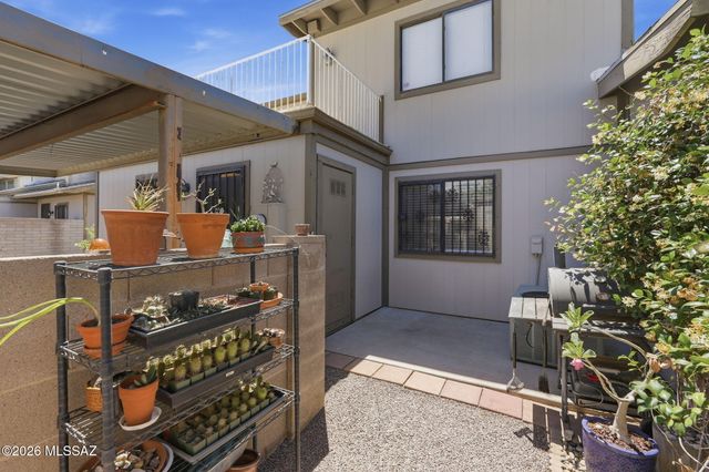 601 W Redondo Drive, Tucson, AZ 85705