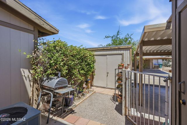 601 W Redondo Drive, Tucson, AZ 85705