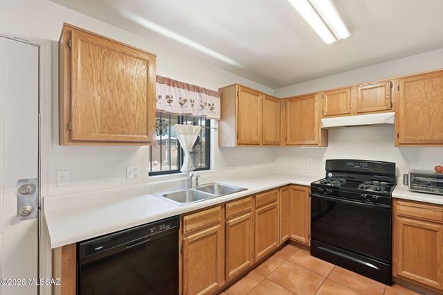 601 W Redondo Drive, Tucson, AZ 85705