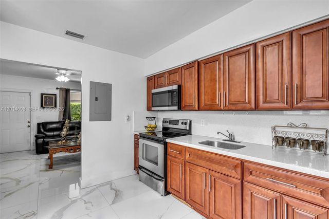 2222 NW 105th St, Miami, FL 33147
