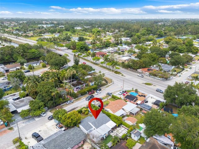 2222 NW 105th St, Miami, FL 33147