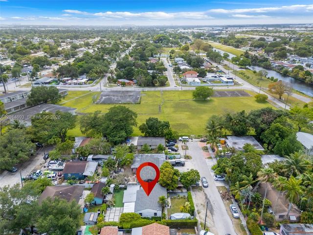 2222 NW 105th St, Miami, FL 33147