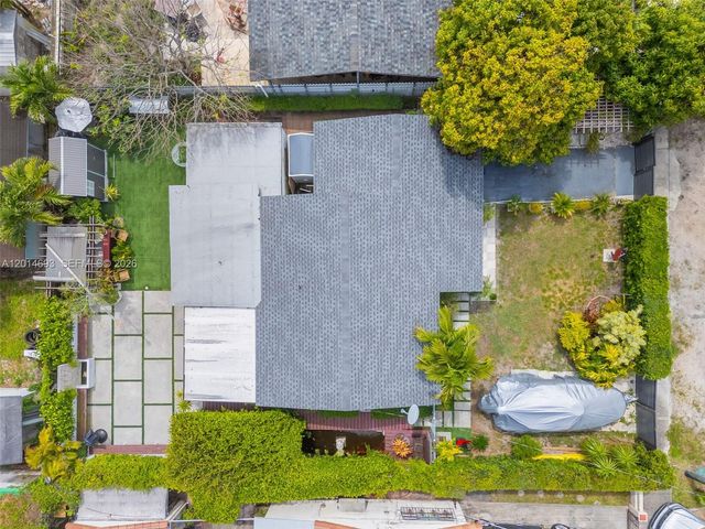 2222 NW 105th St, Miami, FL 33147