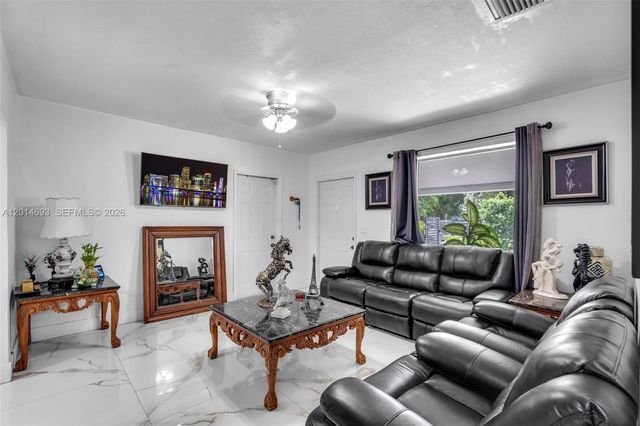 2222 NW 105th St, Miami, FL 33147