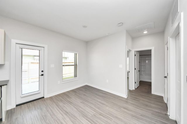 7711 Longmire Road 05, Conroe, TX 77304