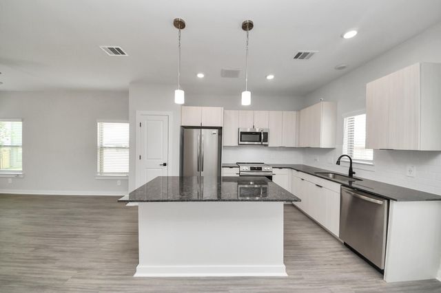 7711 Longmire Road 05, Conroe, TX 77304