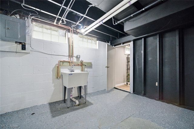 4437 E 158th Street, Cleveland, OH 44128