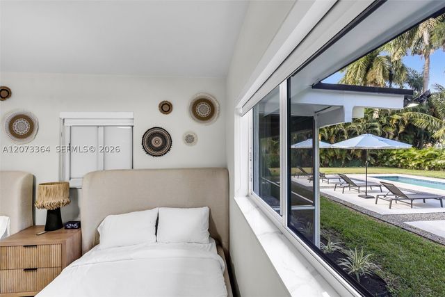 535 N Biscayne River Dr, Miami, FL 33169