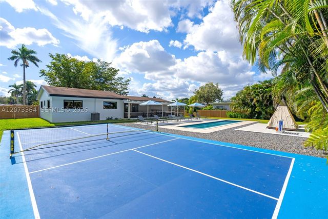 535 N Biscayne River Dr, Miami, FL 33169