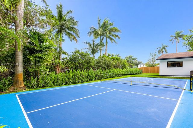535 N Biscayne River Dr, Miami, FL 33169
